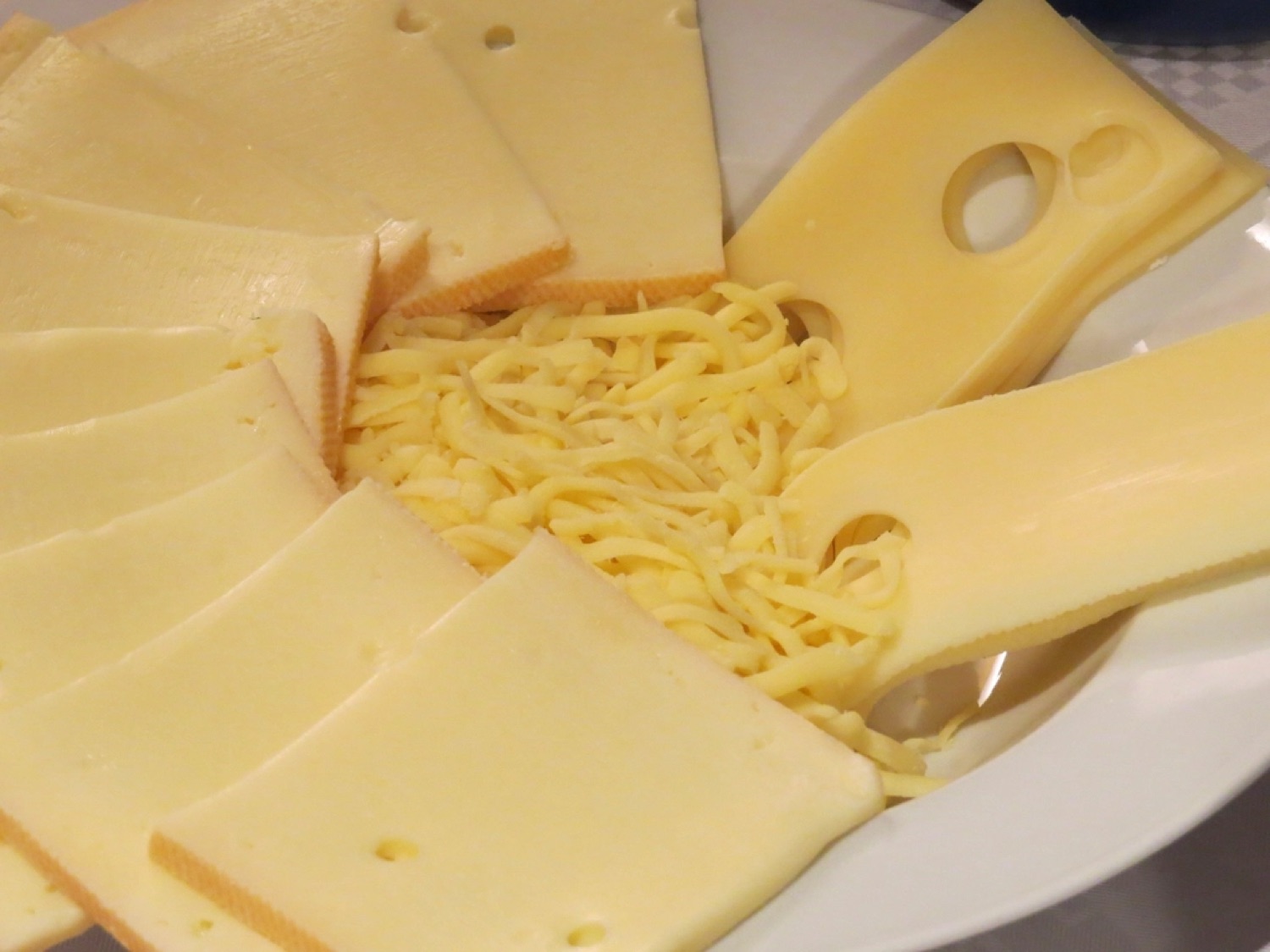 Raclette: roztékaný švýcarský zážitek