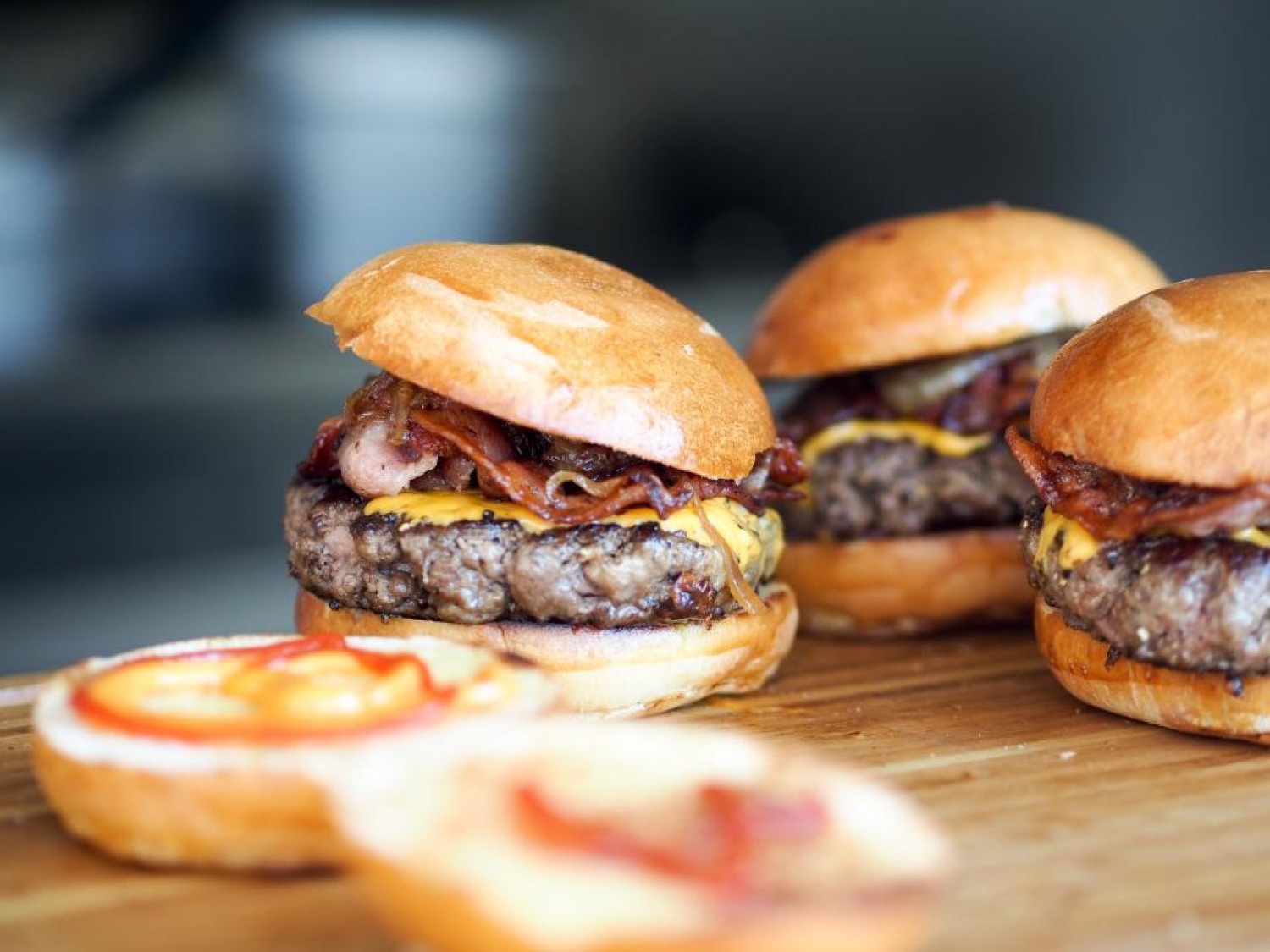 Sýr na burger: která volba taví nejlíp